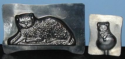 HT9 vintage tin Halloween lollipop chocolate mold, sitting cat design, 4.75 inches